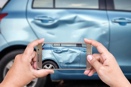 taking picture of car accident